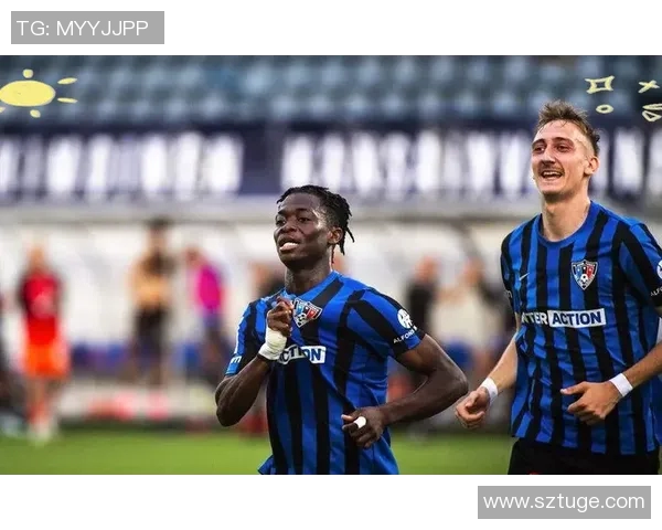 库普斯与哥本哈根的激烈对决展现足球魅力与战术智慧的巅峰较量