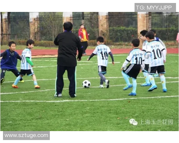 营救泰国足球少年队的感人故事与全球关注的团结力量